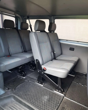 Volkswagen Caravelle cena 29500 przebieg: 285673, rok produkcji 2006 z Ujście małe 37